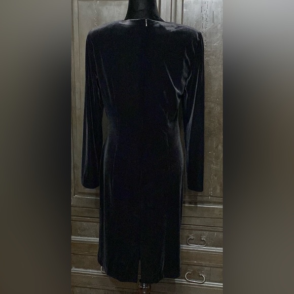 David Warren blk velvet dress w/rhinestone buckle- Size Medium - Picture 3 of 11